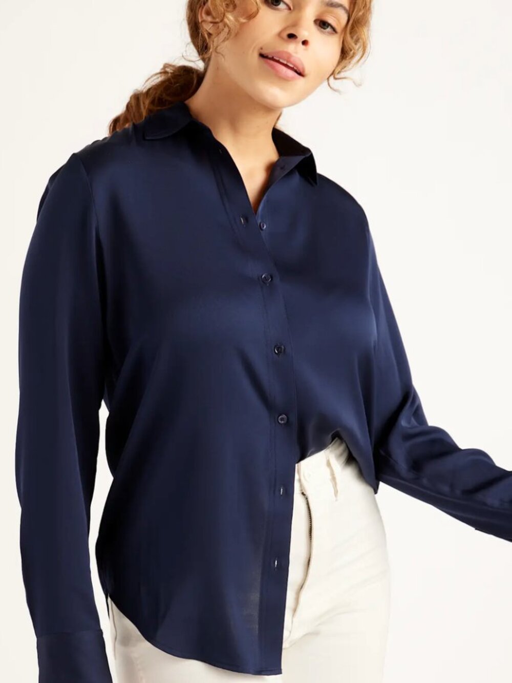 Quince Washable Stretch Mulberry Silk Blouse in navy blue size medium